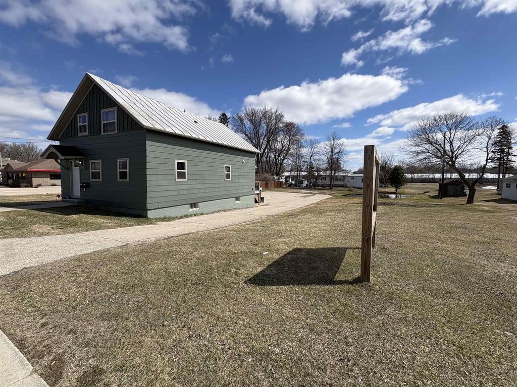 Photo of 576 Brazeau AVENUE, Oconto, WI 54153 (MLS # 50323429)