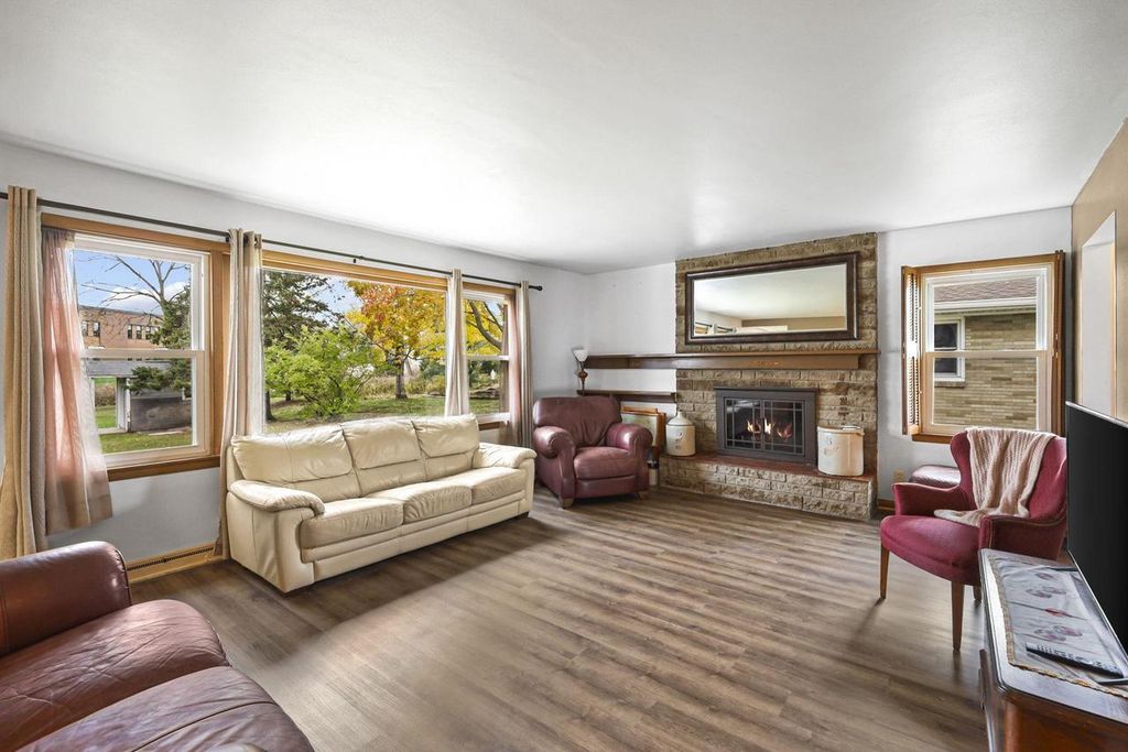 Photo of 210 Pleasant DRIVE, Waunakee, WI 53597 (MLS # 2012053)