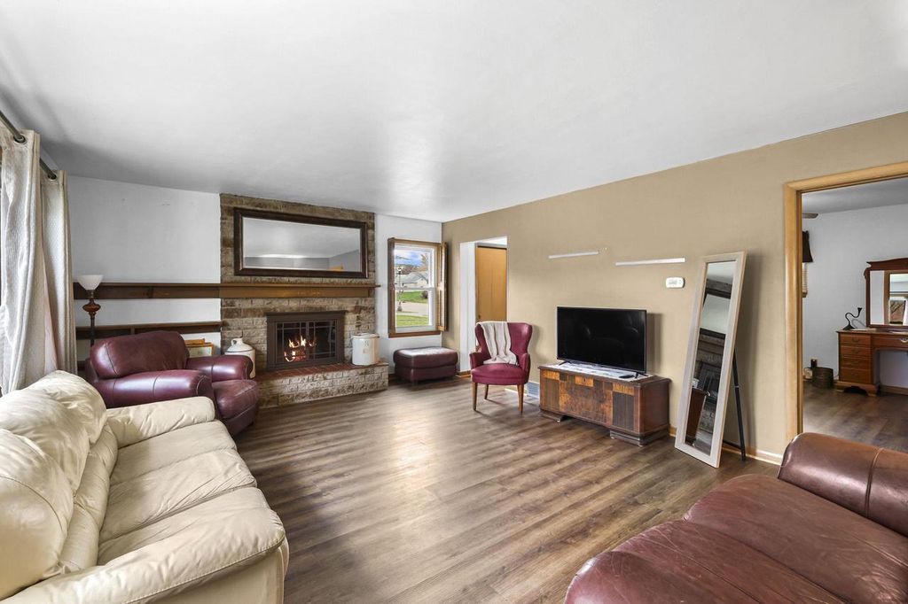 Photo of 210 Pleasant DRIVE, Waunakee, WI 53597 (MLS # 2012053)