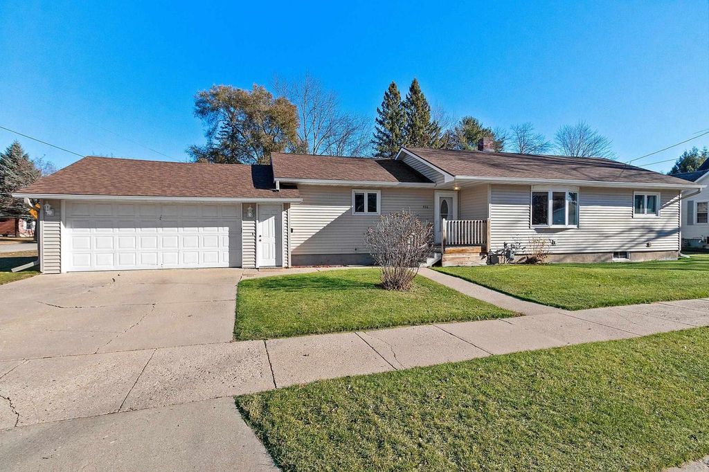 Photo of 506 E Front STREET, Peshtigo, WI 54157 (MLS # 50318337)