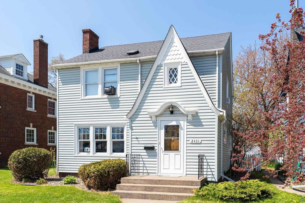 Photo of 2431 Hammond AVENUE, Superior, WI 54880 (MLS # 6124889)