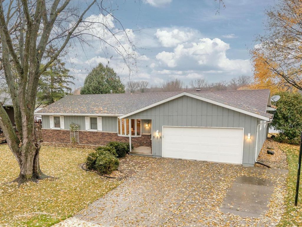 Photo of 528 Dennis DRIVE, Deforest, WI 53532 (MLS # 2012501)