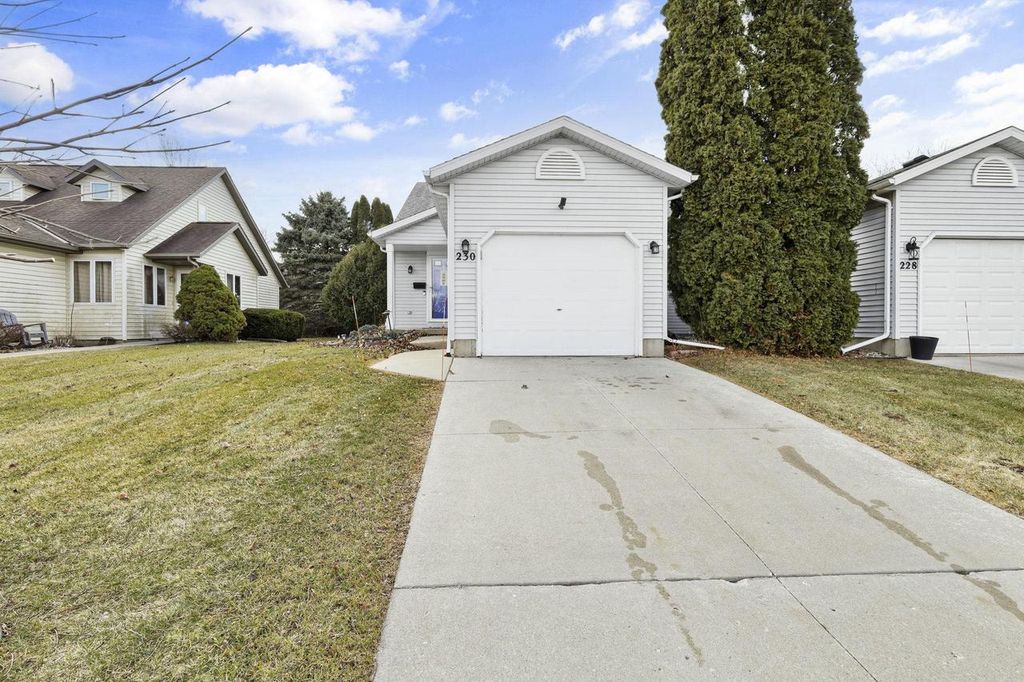 Photo of 230 White Tail DRIVE, Sun Prairie, WI 53590 (MLS # 2020560)