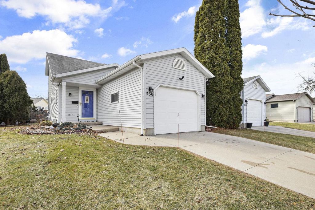 Photo of 230 White Tail DRIVE, Sun Prairie, WI 53590 (MLS # 2020560)