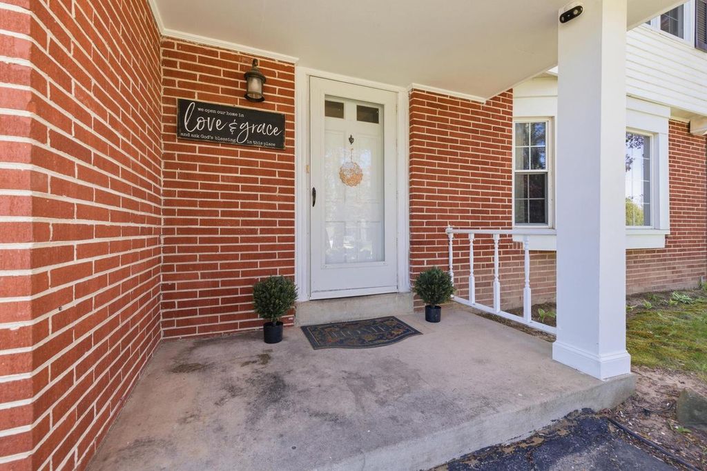 Photo of 1633 Spruce STREET, Grafton, WI 53024 (MLS # 1962325)
