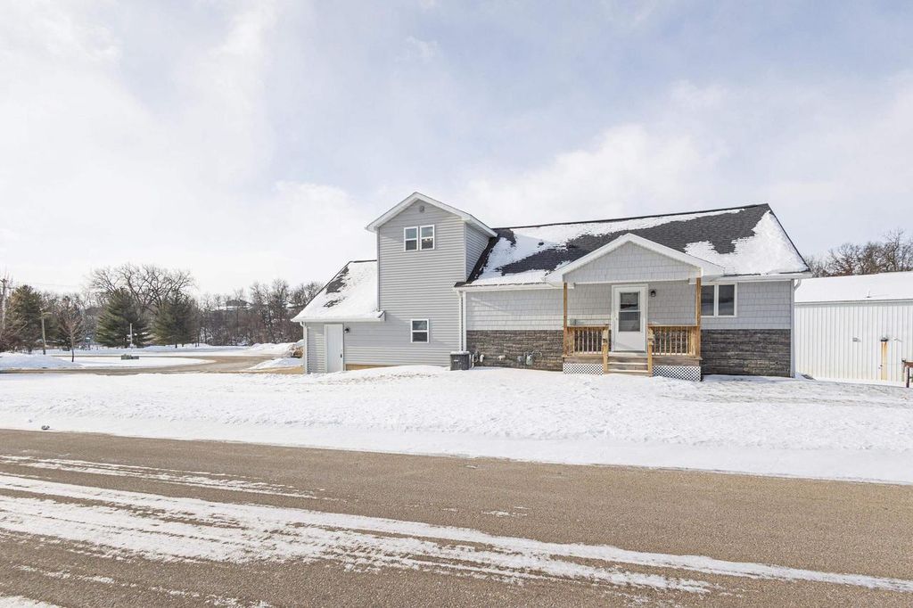 Photo of 225 3rd STREET, Benton, WI 53803 (MLS # 2015592)