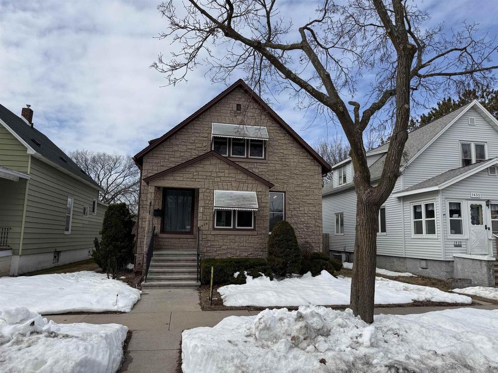 Photo of 1439 10th STREET, Marinette, WI 54143 (MLS # 50322834)