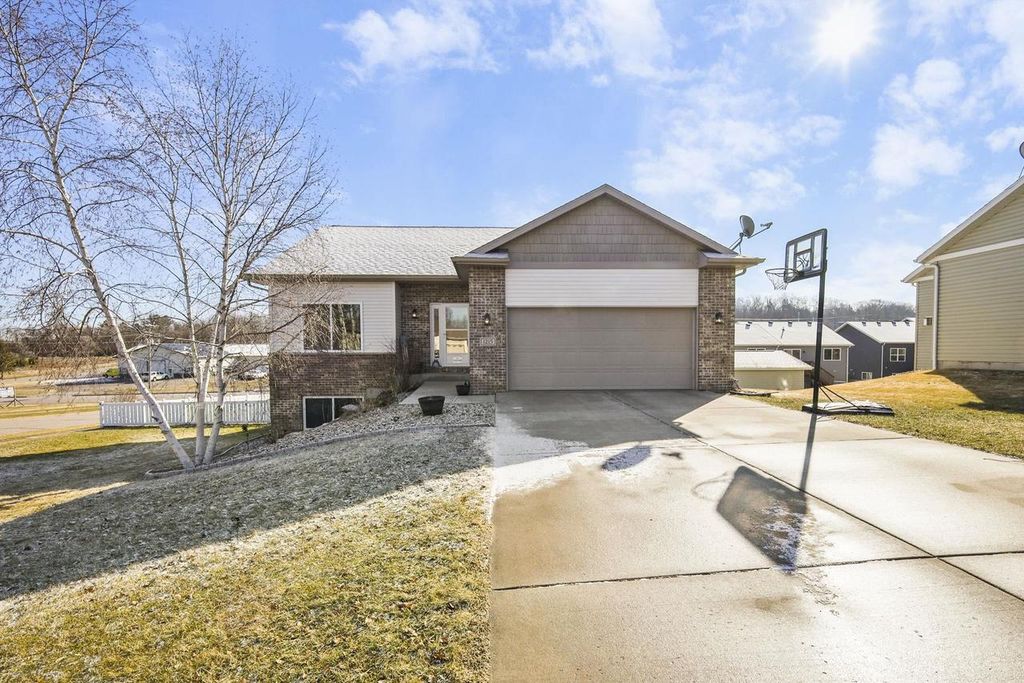 Photo of 1215 Springbrook DRIVE, Baraboo, WI 53913 (MLS # 2017962)