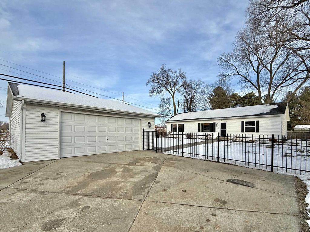 Photo of 1551 Bayliss AVENUE, Beloit, WI 53511 (MLS # 2013854)