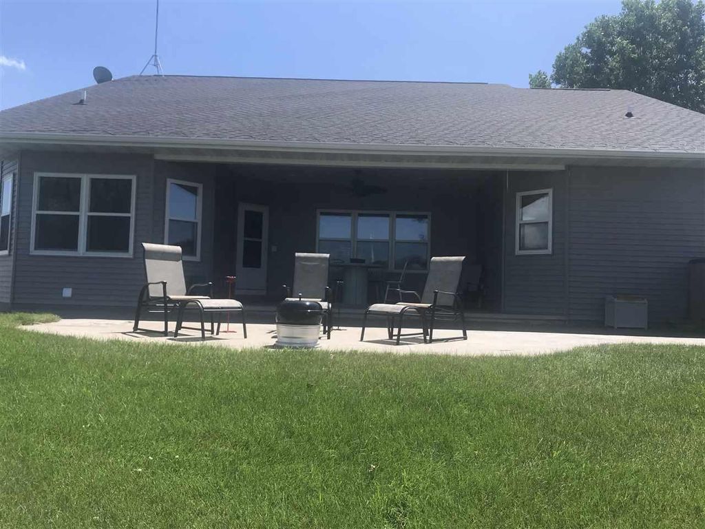 Photo of 1107 N Twin Harbor DRIVE, Winneconne, WI 54986 (MLS # 50316183)