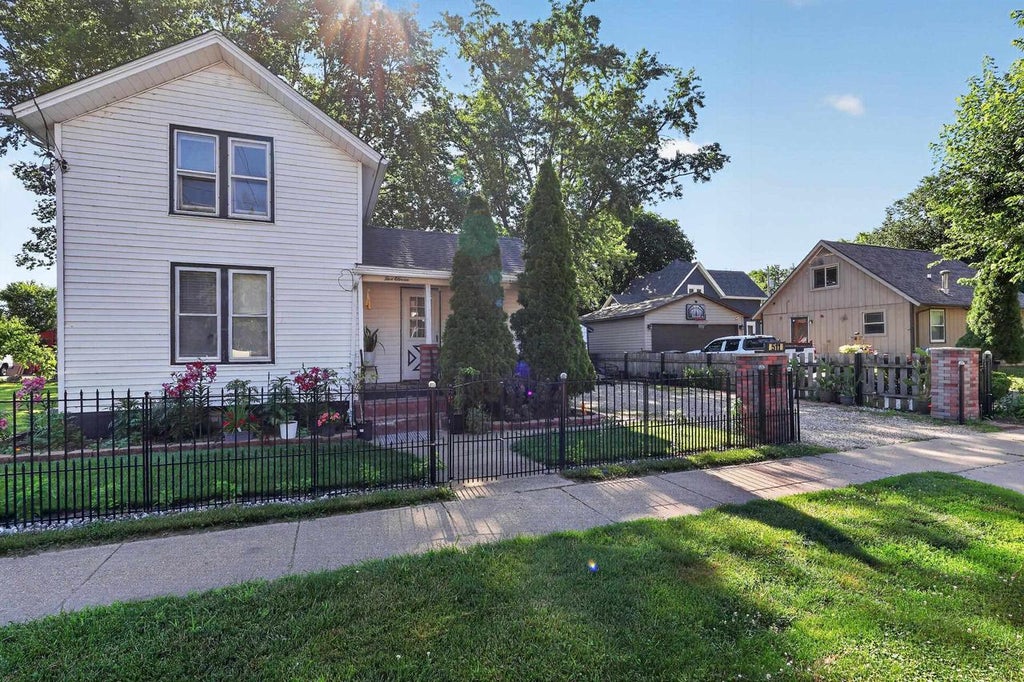 Photo of 511 8th STREET, Beloit, WI 53511 (MLS # 2029515)
