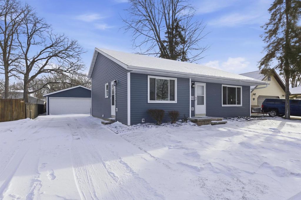 Photo of 2518 S Madison STREET, Appleton, WI 54915 (MLS # 50319466)