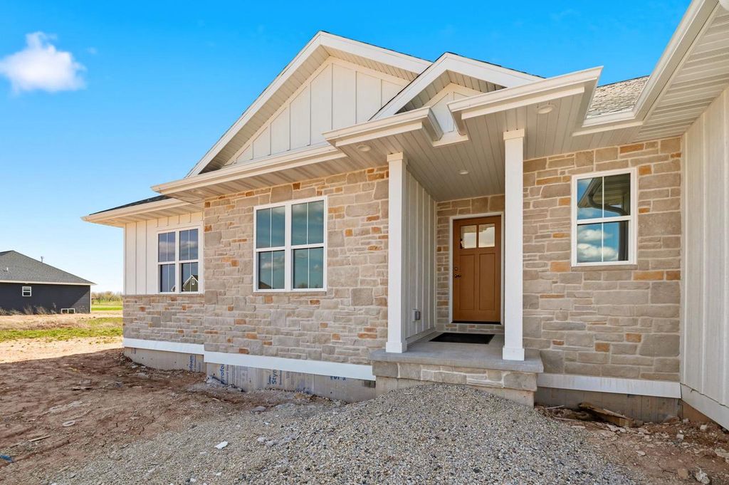 Photo of 264 Kerrigan DRIVE, Wrightstown, WI 54180 (MLS # 50324967)