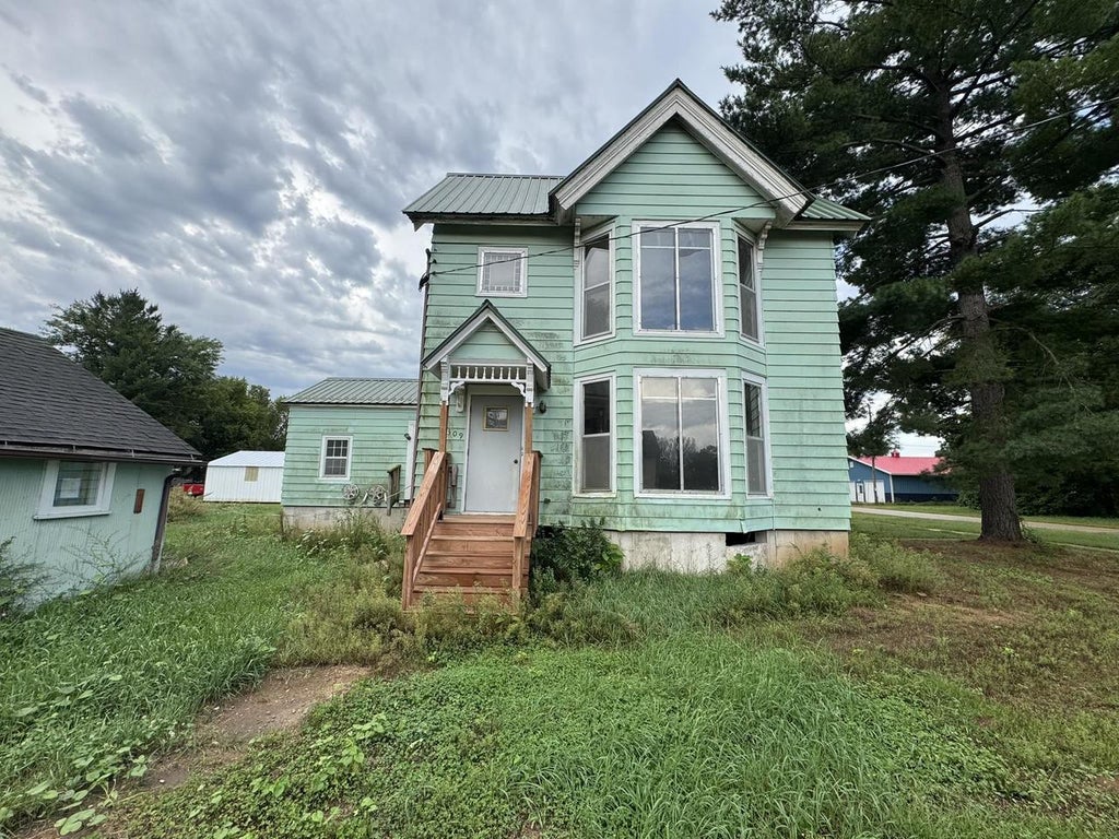 Photo of 309 E Richland STREET, Lone Rock, WI 53556 (MLS # 2032151)