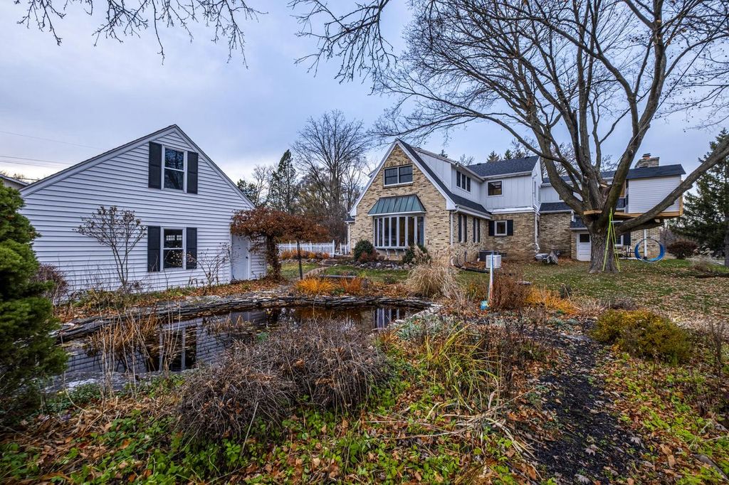 Photo of 16355 Coronado COURT, Brookfield, WI 53005 (MLS # 1945787)