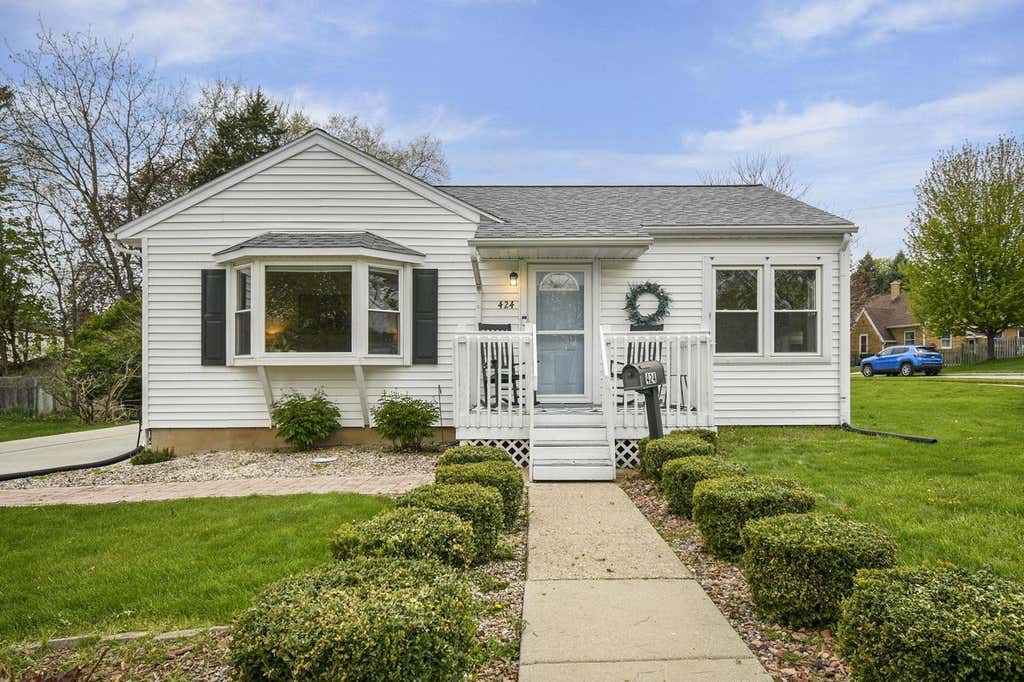 Photo of 424 Martin STREET, Sun Prairie, WI 53590 (MLS # 2023116)
