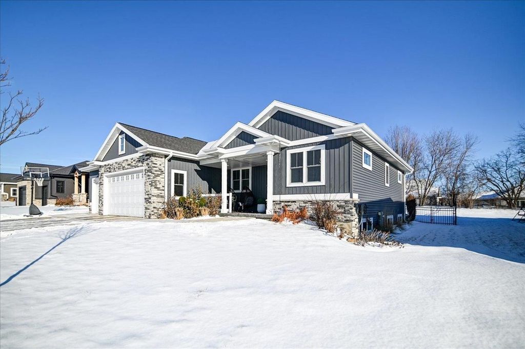 Photo of 816 Damascus TRAIL, Cottage Grove, WI 53527 (MLS # 2014273)