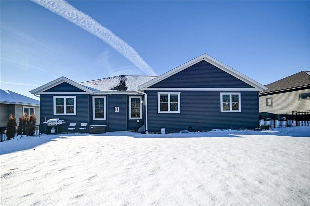 Photo of 816 Damascus TRAIL, Cottage Grove, WI 53527 (MLS # 2014273)