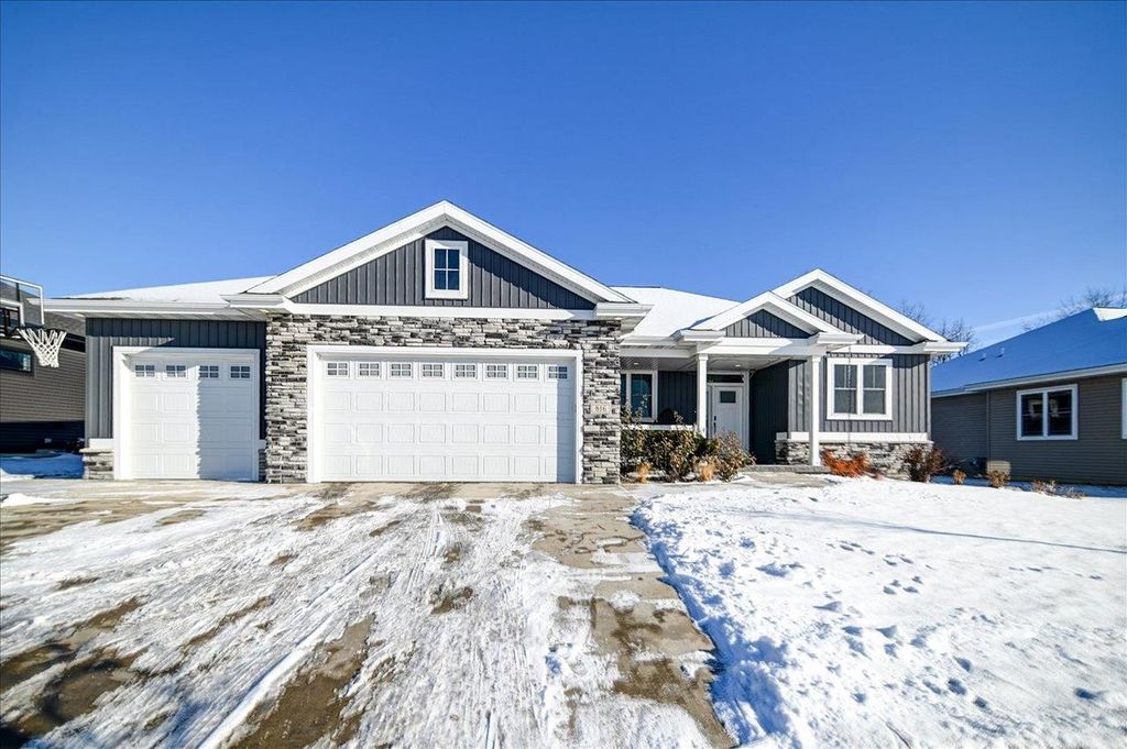 Photo of 816 Damascus TRAIL, Cottage Grove, WI 53527 (MLS # 2014273)