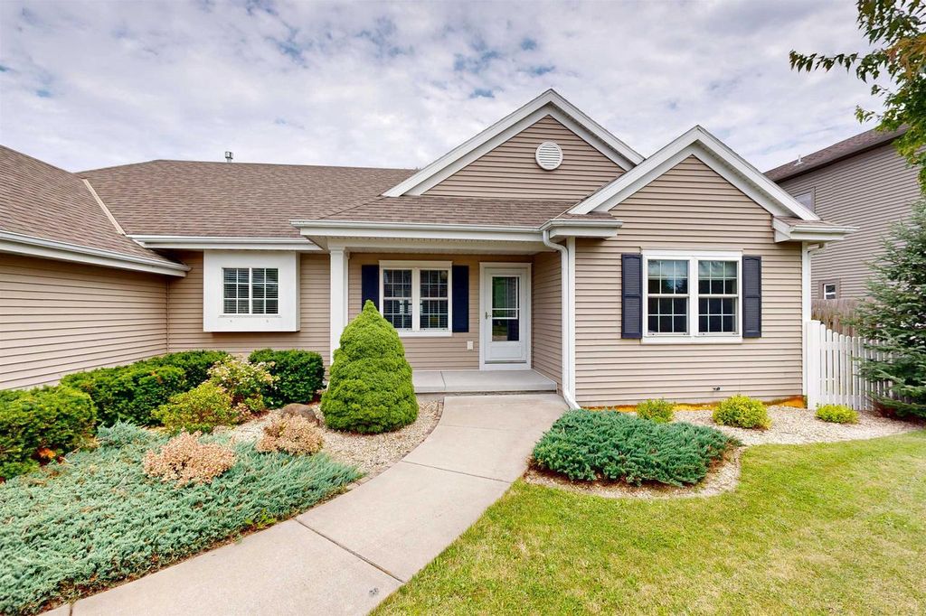Photo of 113 Michelle DRIVE, Johnson Creek, WI 53038 (MLS # 2027161)