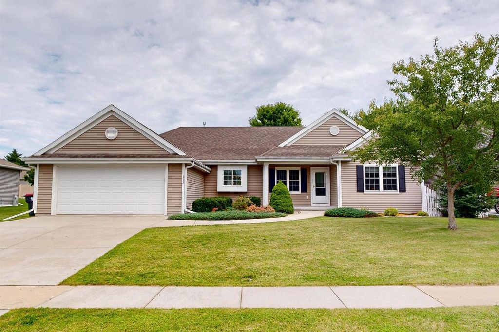 Photo of 113 Michelle DRIVE, Johnson Creek, WI 53038 (MLS # 2027161)