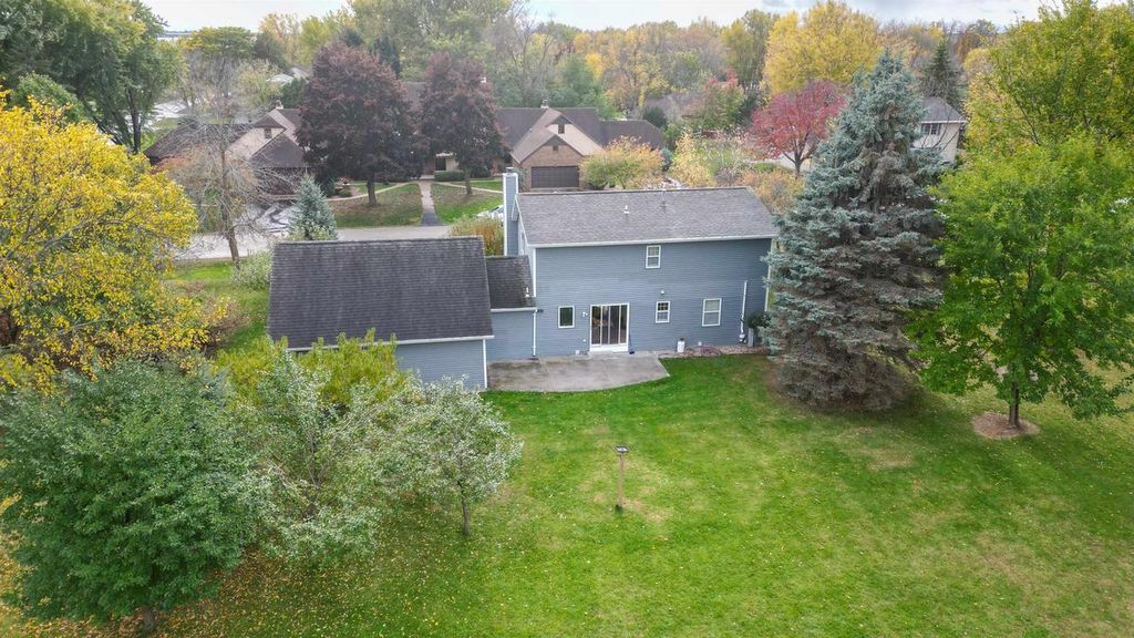 Photo of 160 Harrys Gateway, Appleton, WI 54914 (MLS # 50317193)