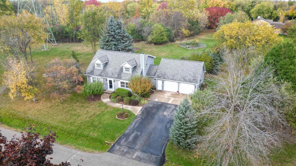 Photo of 160 Harrys Gateway, Appleton, WI 54914 (MLS # 50317193)
