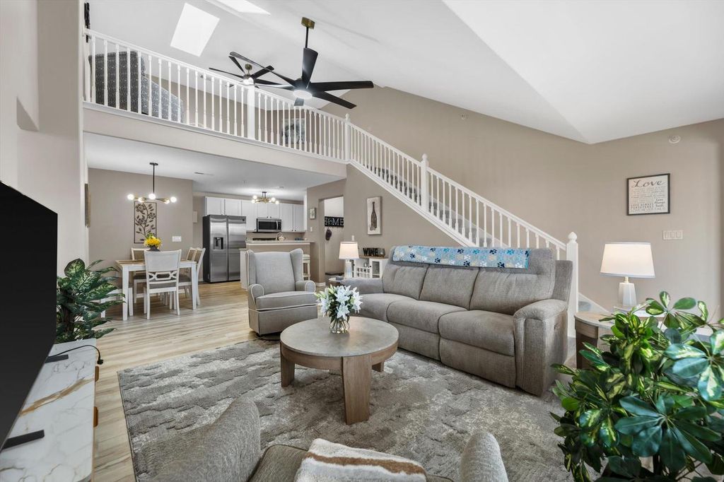 Photo of 2955 W Drexel AVENUE #409, Franklin, WI 53132 (MLS # 1948133)