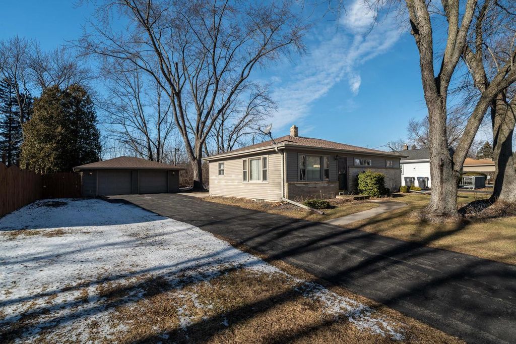 Photo of 6 Timmer LANE, Mount Pleasant, WI 53406 (MLS # 1947155)