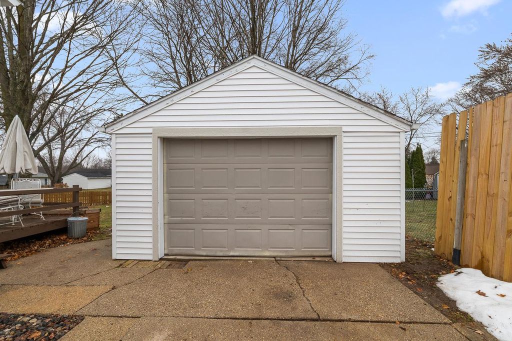 Photo of 625 Madison AVENUE, West Bend, WI 53095 (MLS # 1946850)