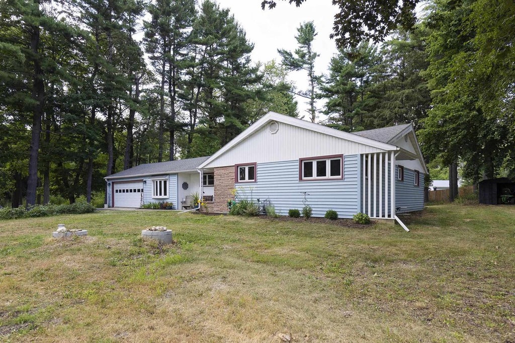 Photo of W5840 Hackbarth ROAD, Fort Atkinson, WI 53538 (MLS # 2028995)