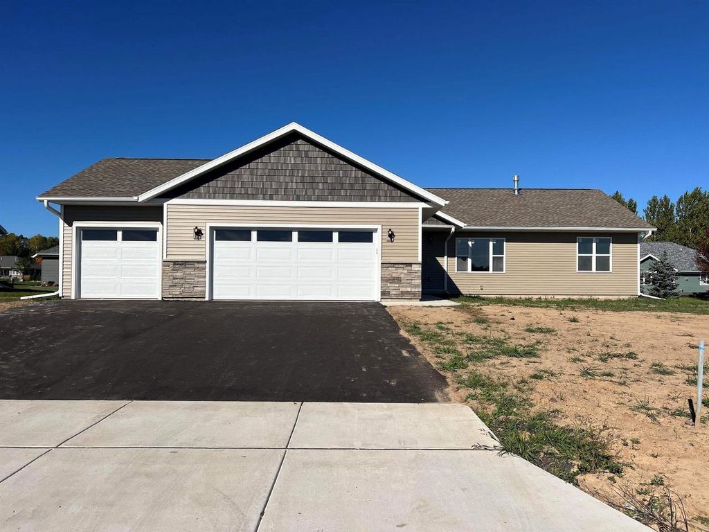 Photo of 1701 E 21st STREET, Marshfield, WI 54449 (MLS # 22504860)