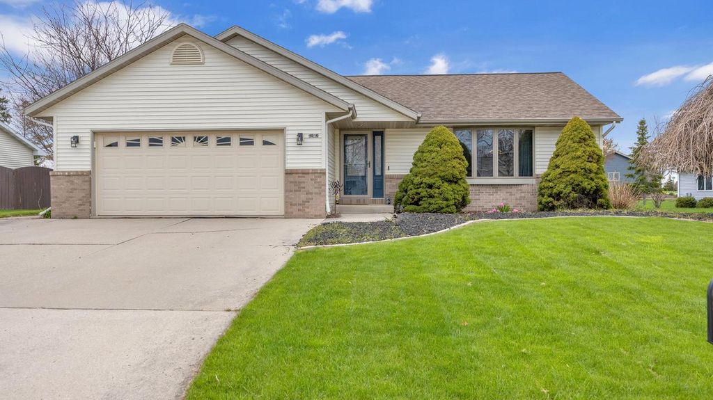 Photo of 4916 White Fox DRIVE, Sheboygan, WI 53081 (MLS # 1960541)