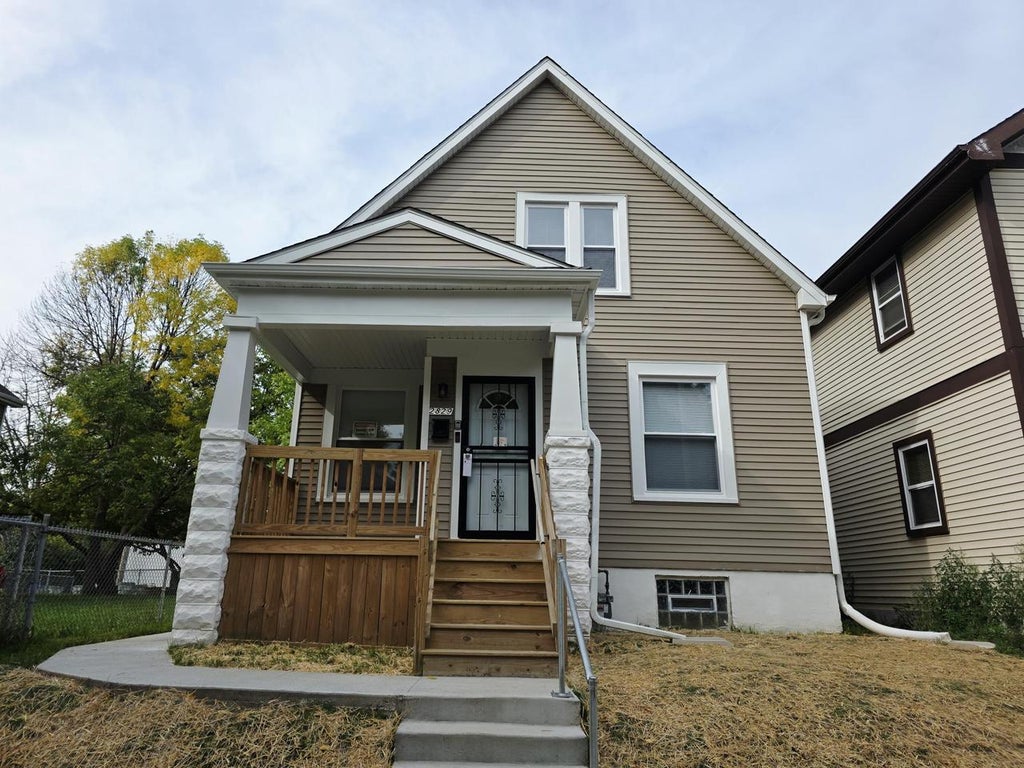 Photo of 2829 N 17th STREET, Milwaukee, WI 53209 (MLS # 1984304)