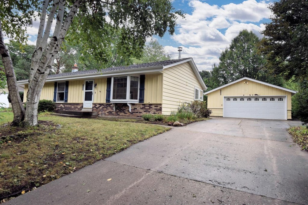 Photo of 1855 Haymarket ROAD, Waukesha, WI 53186 (MLS # 1980765)