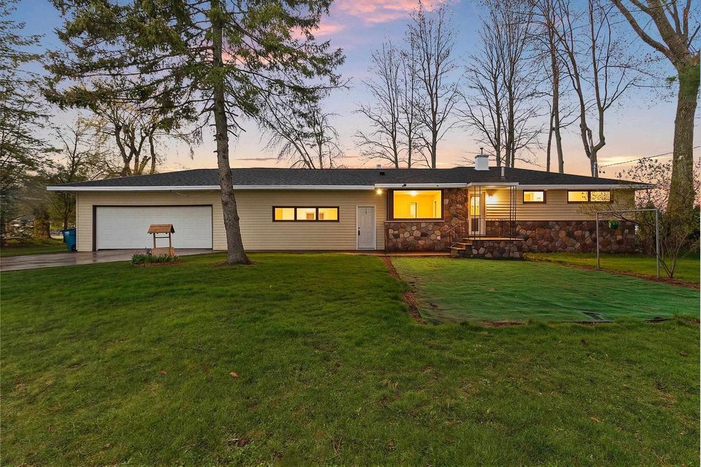 Photo of W8314 Rustic DRIVE, Clintonville, WI 54929 (MLS # 50324710)
