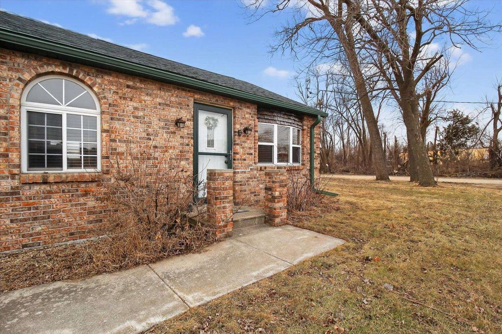 Photo of 2505 Center AVENUE, Janesville, WI 53546 (MLS # 2016920)