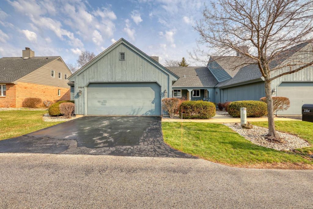 Photo of 2324 W Cumberland COURT, Mequon, WI 53092 (MLS # 1957156)