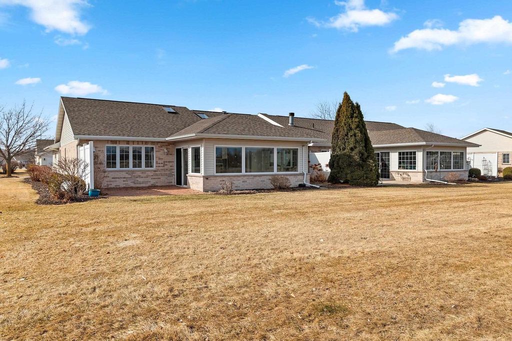 Photo of 1617 Twin Lakes CIRCLE, Green Bay, WI 54311 (MLS # 50322221)