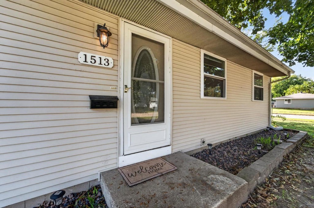 Photo of 1513 Roosevelt AVENUE, Janesville, WI 53546 (MLS # 2034543)