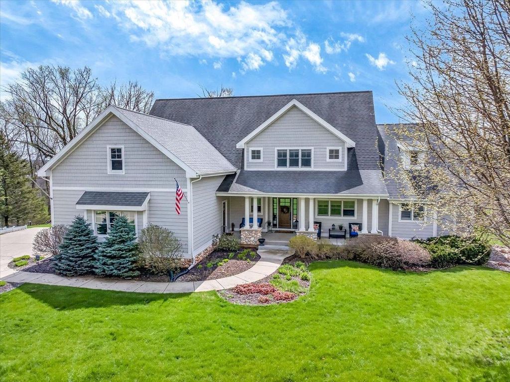 Photo of 4857 Autumn Leaf COURT, Waunakee, WI 53597 (MLS # 2015349)