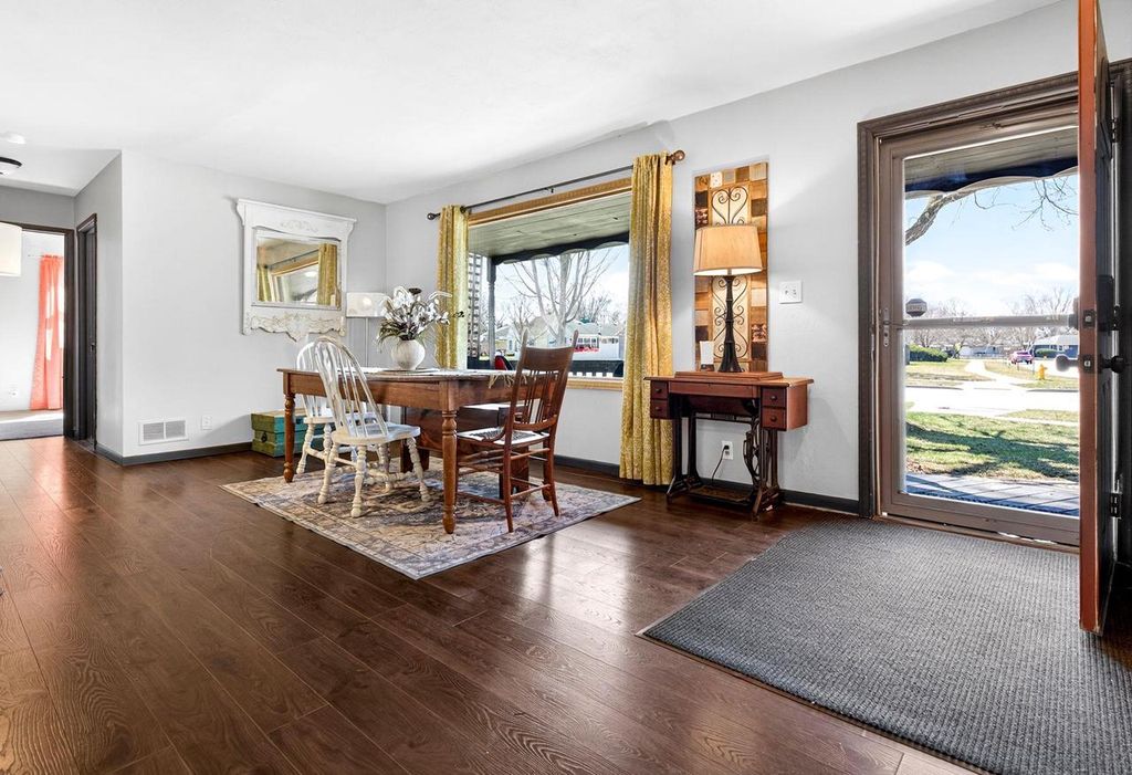 Photo of 712 Chestnut STREET, Neenah, WI 54956 (MLS # 50323516)