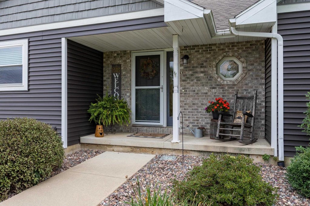 Photo of N9540 Carla DRIVE, Belleville, WI 53508 (MLS # 2033315)