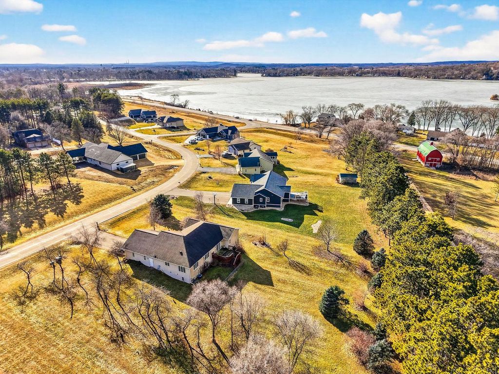 Photo of N7351 Ptarmigan DRIVE, Pardeeville, WI 53954 (MLS # 1958113)