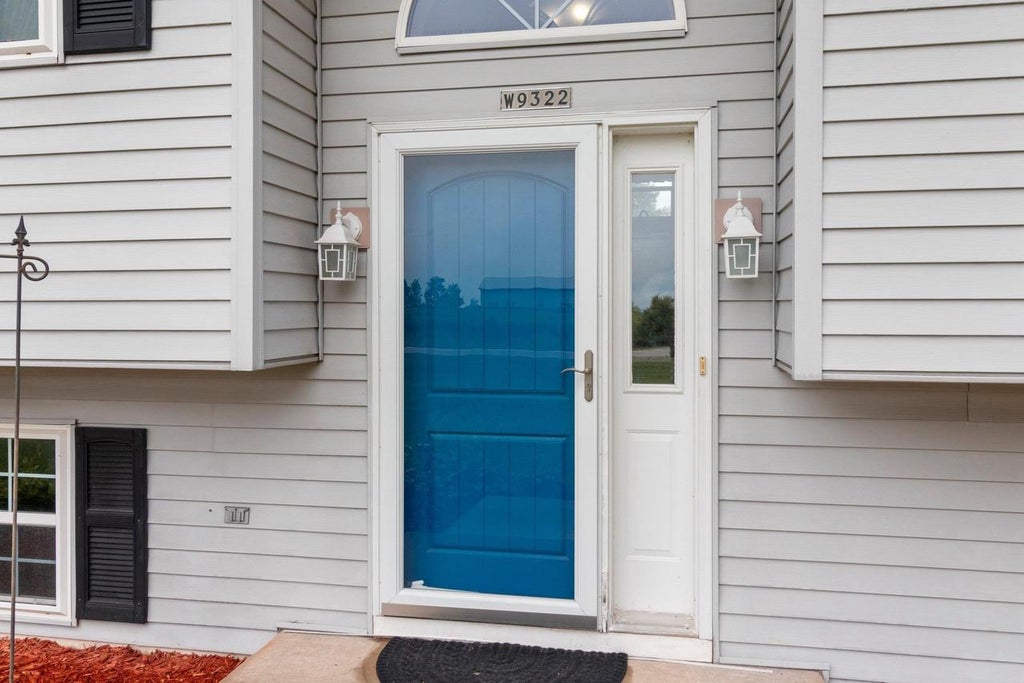 Photo of W9322 Oakwood DRIVE, Hortonville, WI 54944 (MLS # 50332311)