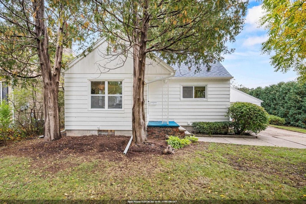 Photo of 1112 Lawe STREET, Kaukauna, WI 54130 (MLS # 50333585)