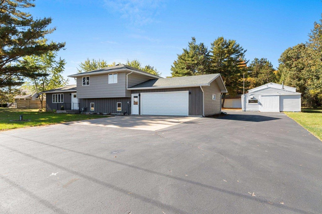 Photo of N2925 Pioneer ROAD, Clintonville, WI 54929 (MLS # 50334042)