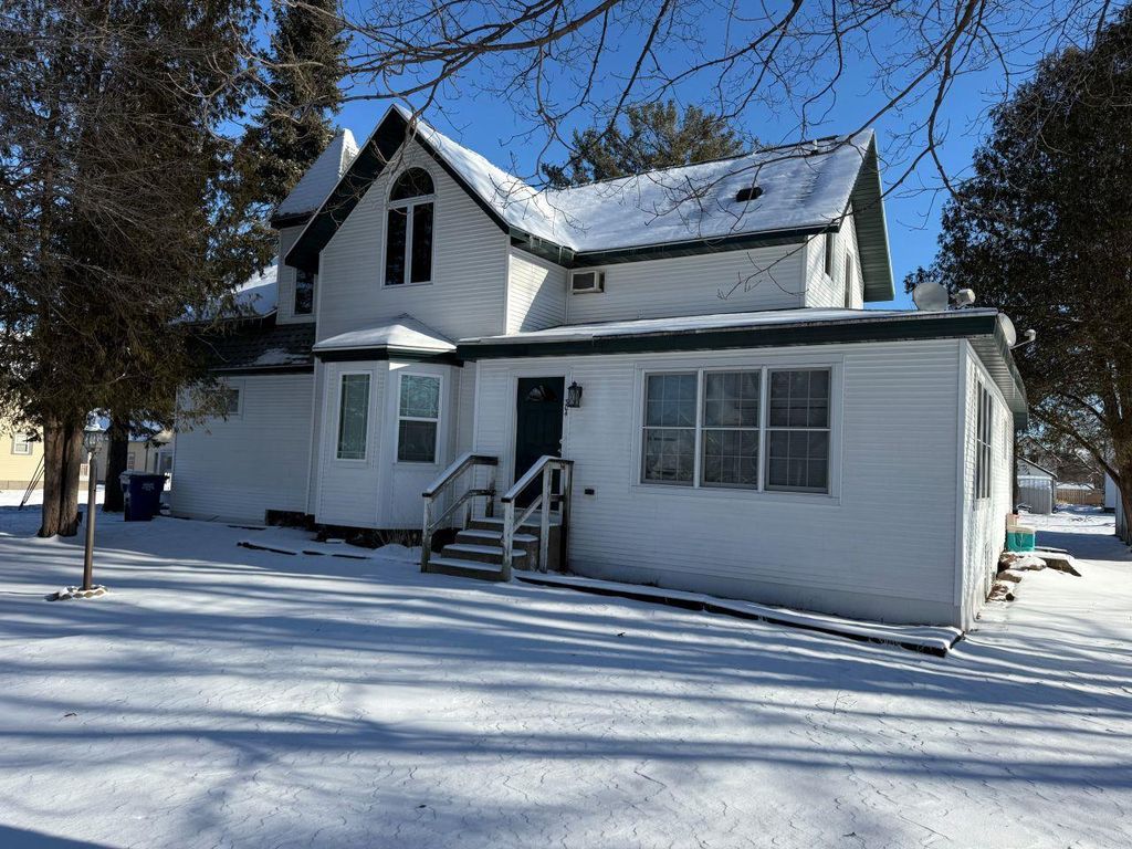 Photo of 304 S Main STREET, Marion, WI 54950 (MLS # 50320176)