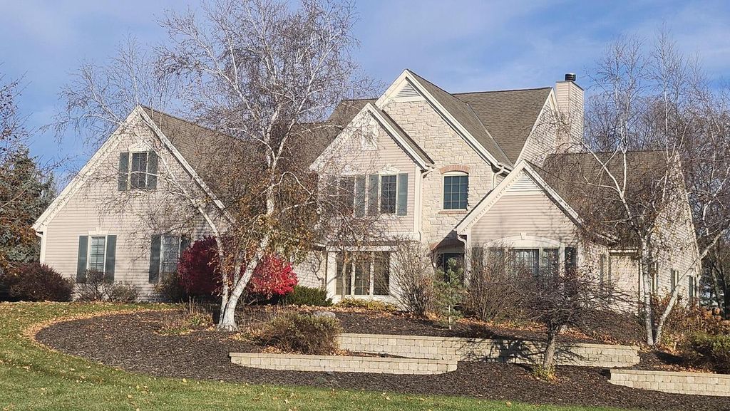 Photo of W316S8904 Laurens PARKWAY, Mukwonago, WI 53149 (MLS # 1956913)