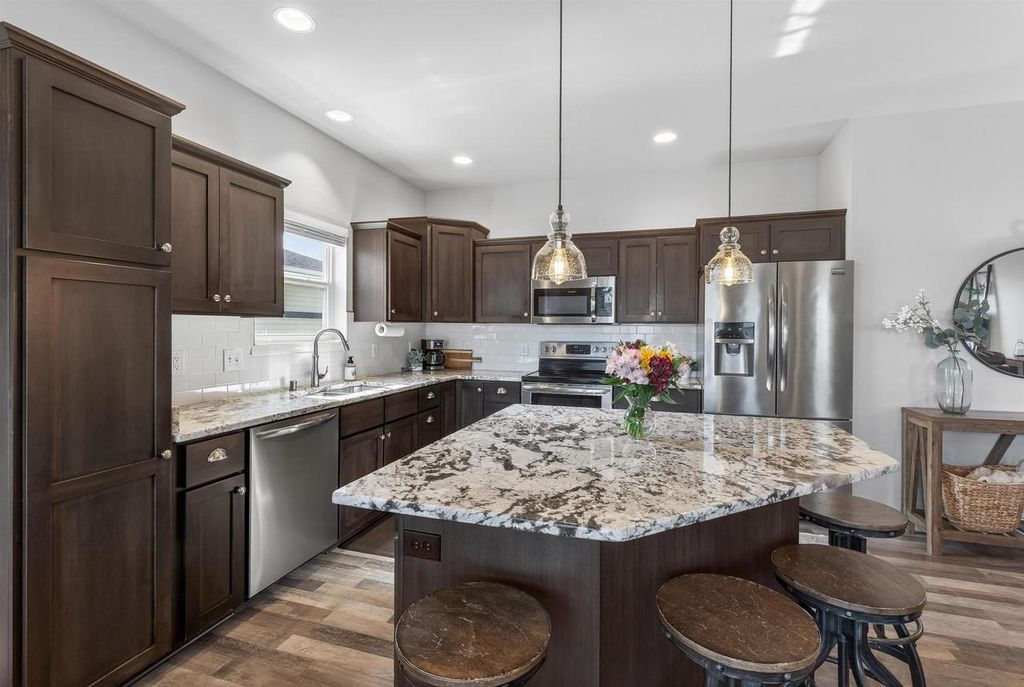 Photo of 5371 LITTLE BLUESTEM DRIVE, Mcfarland, WI 53558 (MLS # 2015630)